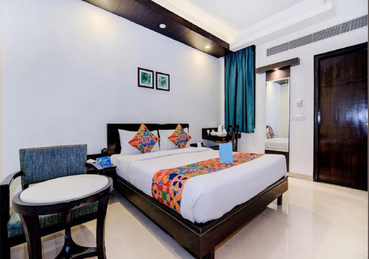 Hotel Rockland Panchsheel Enclave New Delhi Buitenkant foto