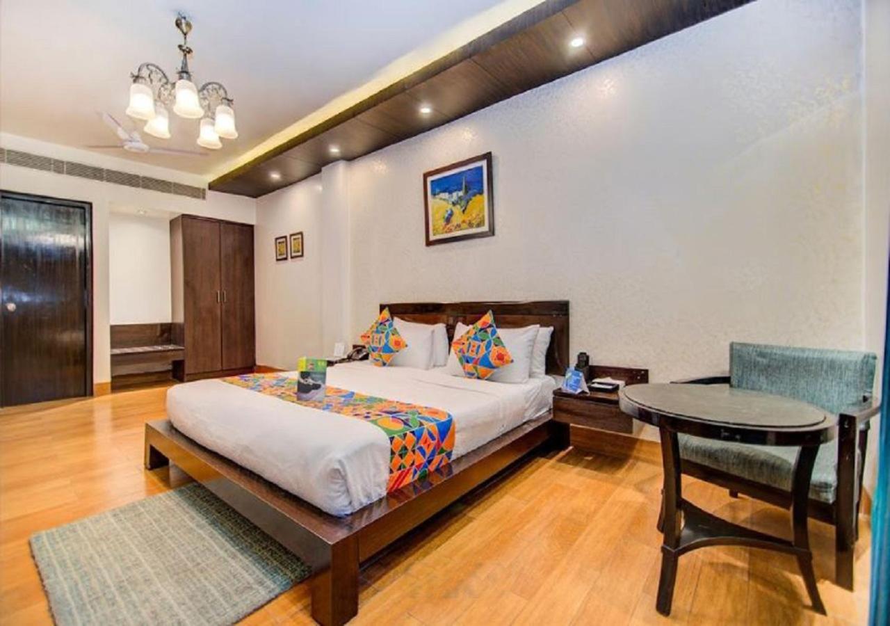 Hotel Rockland Panchsheel Enclave New Delhi Buitenkant foto