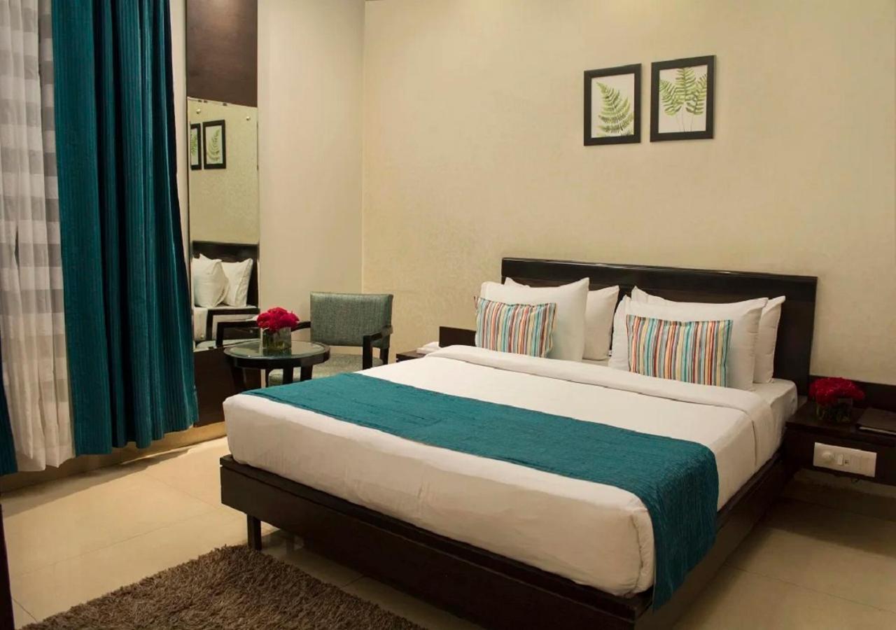 Hotel Rockland Panchsheel Enclave New Delhi Buitenkant foto